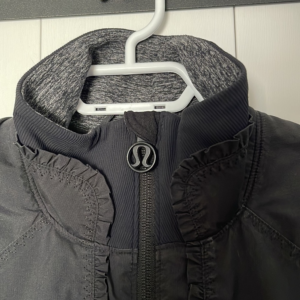 Lululemon jacket - Picture 3 of 5
